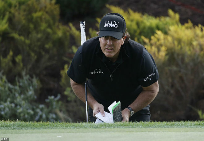 Tiger Woods và Phil Mickelson